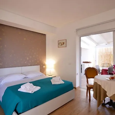 Seaside Serenity: With Pool And Sea Views Apartment