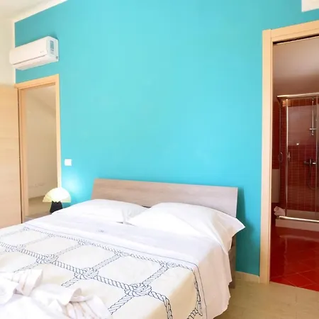 Seaside Serenity: With Pool And Sea Views * Pozzallo